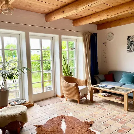 Cosy House Close To Waterfront, 公寓 *