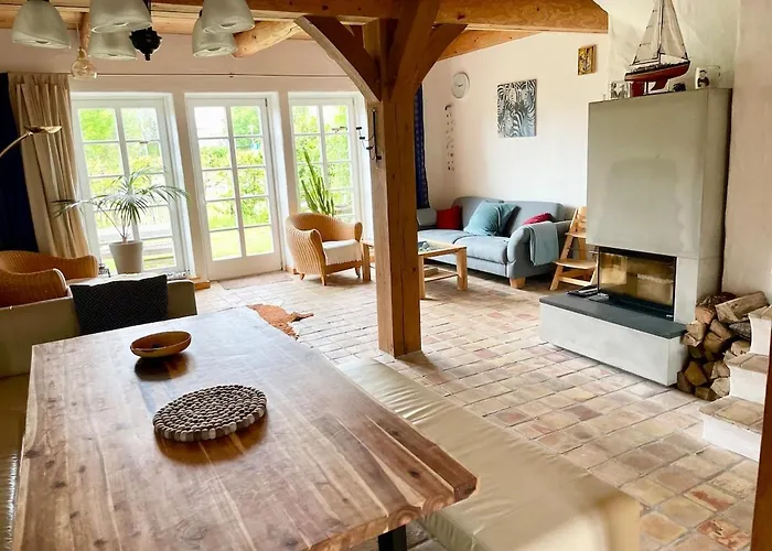 Cosy House Close To Waterfront,